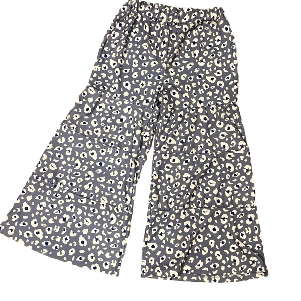 ⭐️ Trend Blossoms- size 14- tiered, flowy pants, similar to palazzo pants. 5/$25